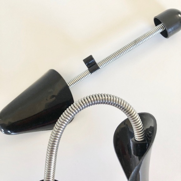 Black Plastic Spring Shoe Tree Women’s Shoe Horn Stretcher - fits up to size 9 - Picture 14 of 15